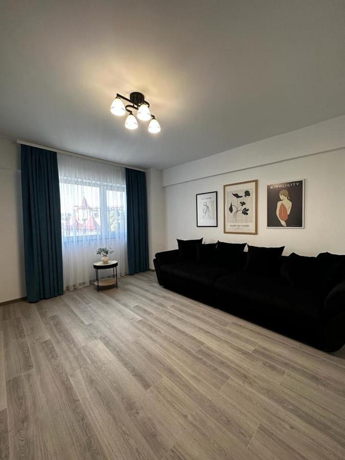 Luxury Apartments And Studios Boulevard G Enescu Сучеава Екстериор снимка
